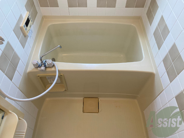 バス・シャワールーム　お風呂はこちらです。十分な広さが取れておりますね