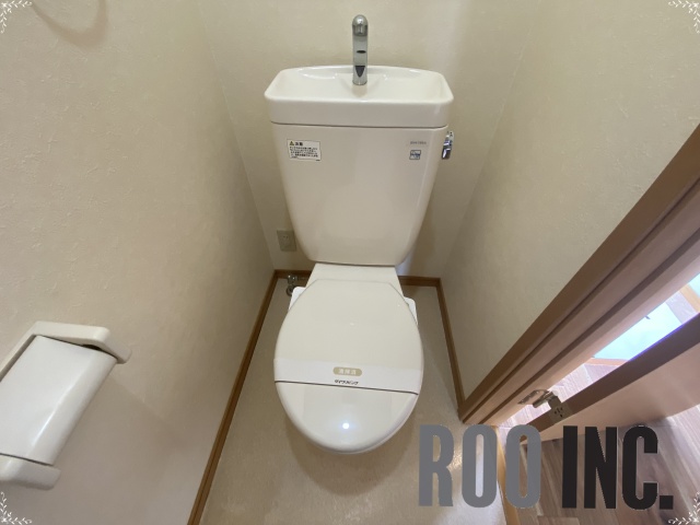 トイレ　写真は反転のお部屋です