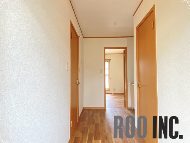 玄関　写真は反転のお部屋です