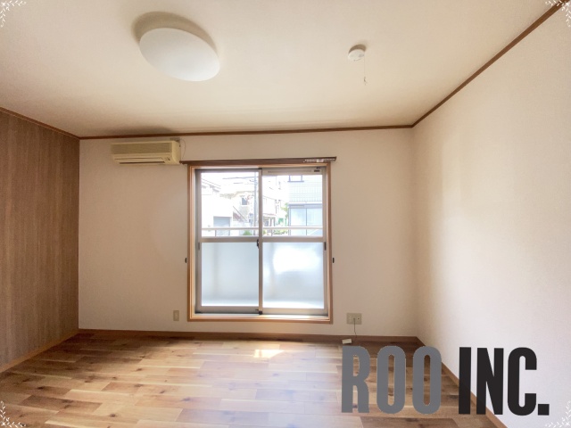 居室・リビング　写真は反転のお部屋です