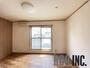 居室・リビング　写真は反転のお部屋です