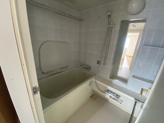 バス・シャワールーム　清潔感のある浴室です♪