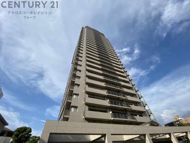 建物外観　敷地内に駐車場・バイク置場・駐輪場あります！