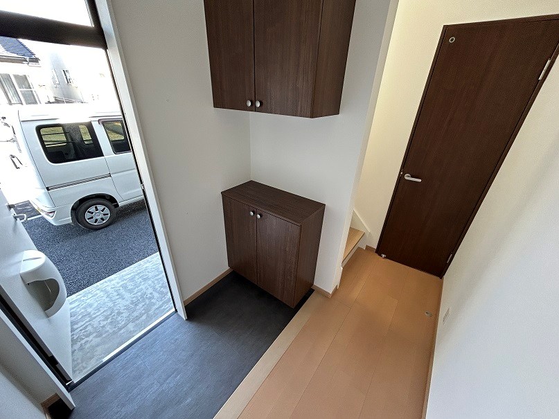 玄関　※参考写真[反転タイプ]