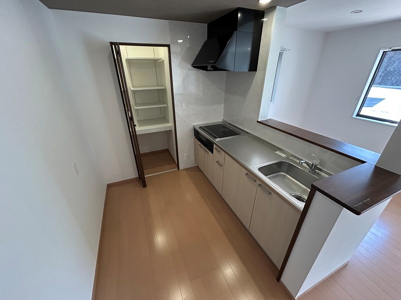 キッチン　※参考写真[反転タイプ]