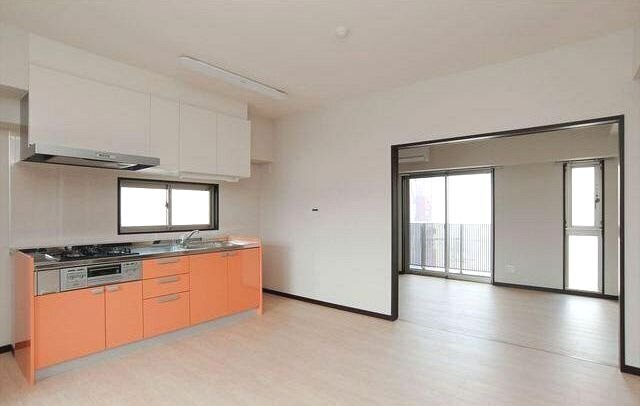 居室・リビング　３面採光のお部屋です