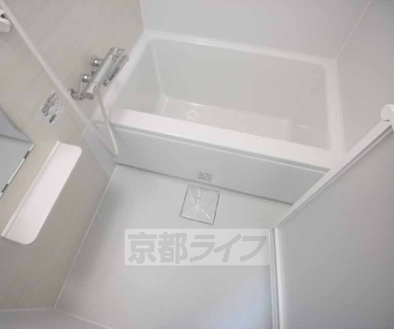 バス・シャワールーム　大きい浴槽