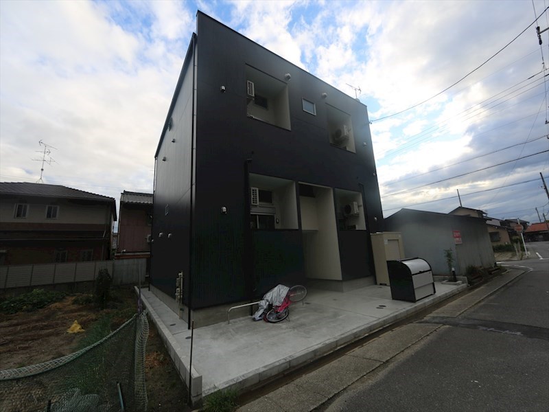 建物外観　外観　デザイナーズ　光インターネット無料