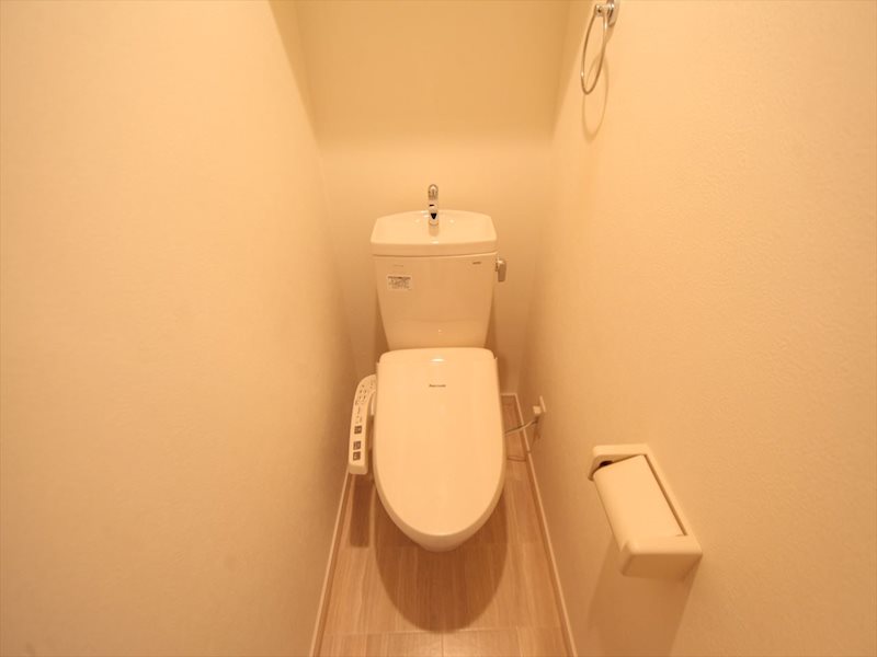 トイレ　温水洗浄暖房便座付トイレ