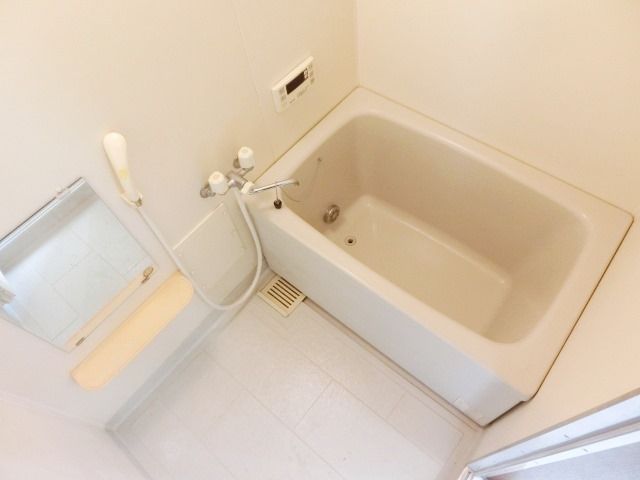 バス・シャワールーム　追焚で日ごろの疲れもすっきり