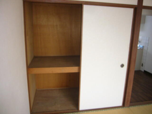 収納　３１号室　和室８帖