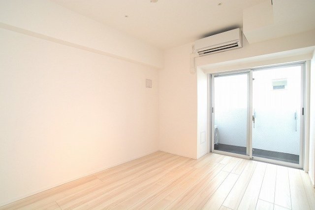 居室・リビング　■エアコン■24時間換気システム■ダウンライト