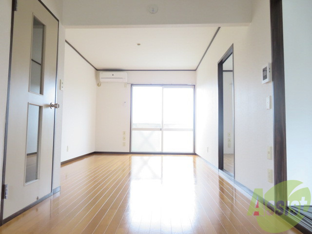 居室・リビング　広くてキレイなＬＤＫが広がっていて、充実した生活が送れそう