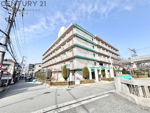 建物外観　敷地内に駐車場があります！