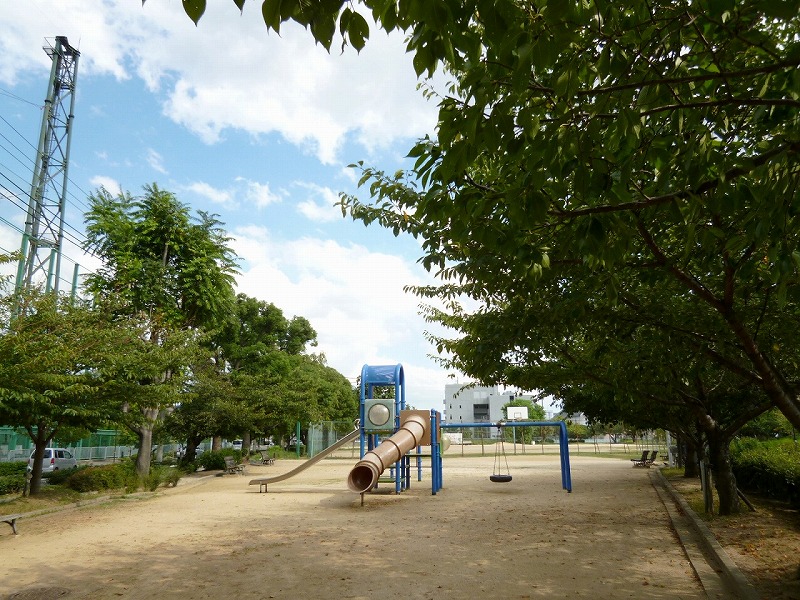 公園　津門中央公園（公園）まで711m