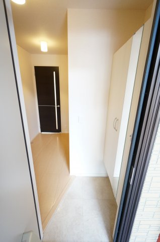 玄関　※反転タイプの写真です。