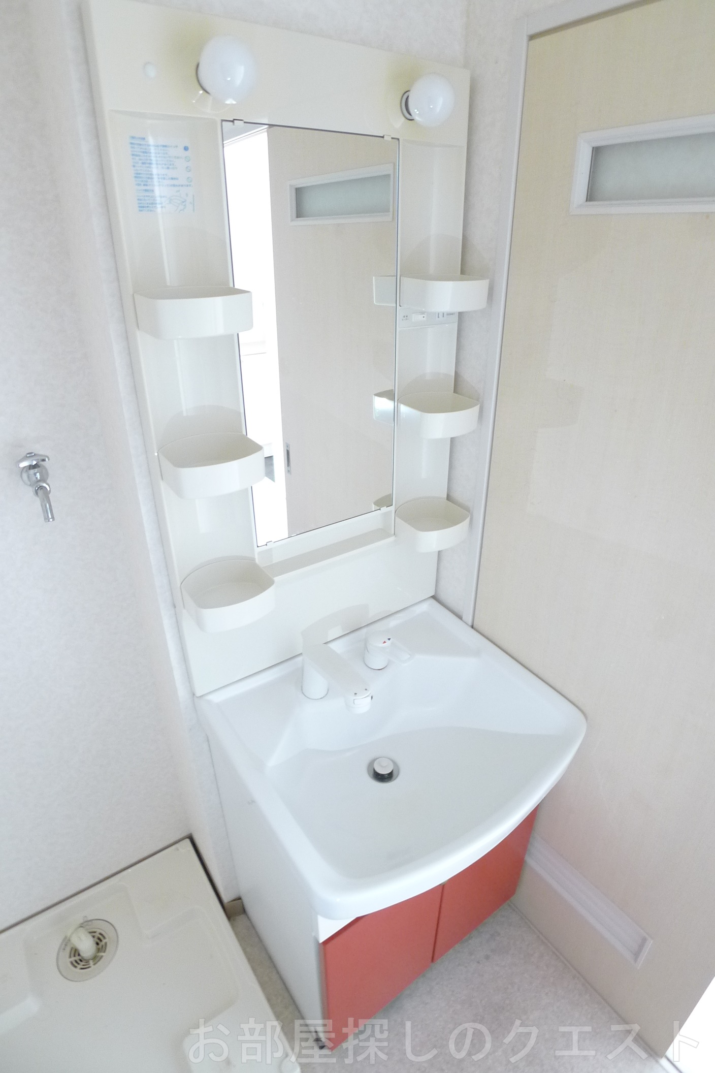 洗面設備　(写真は同タイプ）