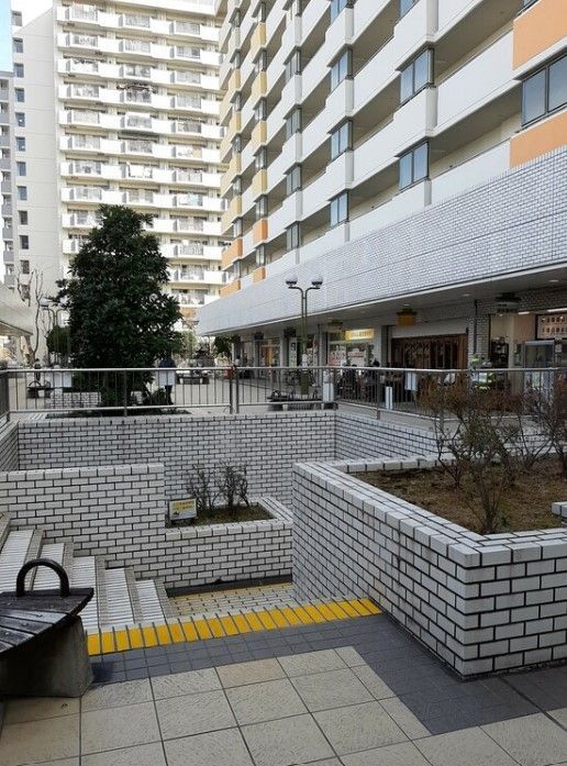 ショッピングセンター　ニュータウンオオクボ（ショッピングセンター）まで980m