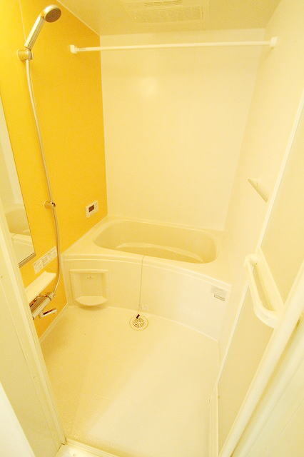 バス・シャワールーム　※写真は別号室のものですので現状優先とさせていただきます