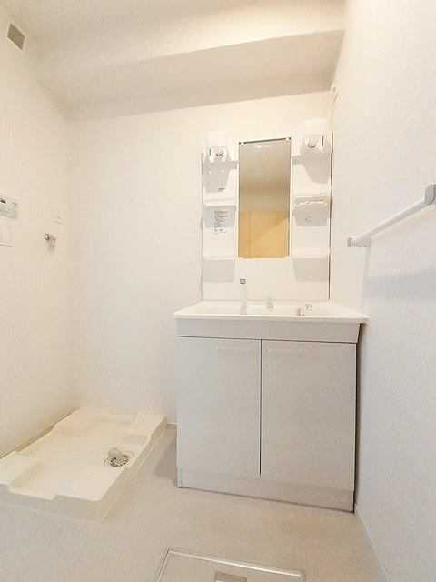 洗面設備　※写真は別号室のものですので現状優先とさせていただきます