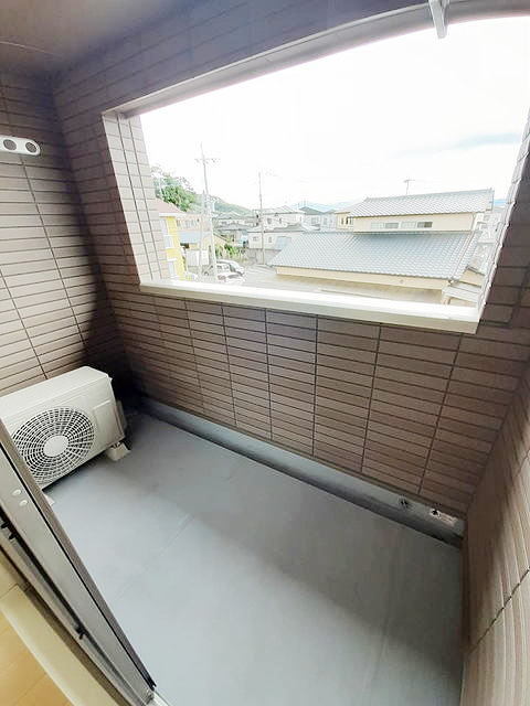 バルコニー　※写真は別号室のものですので現状優先とさせていただきます