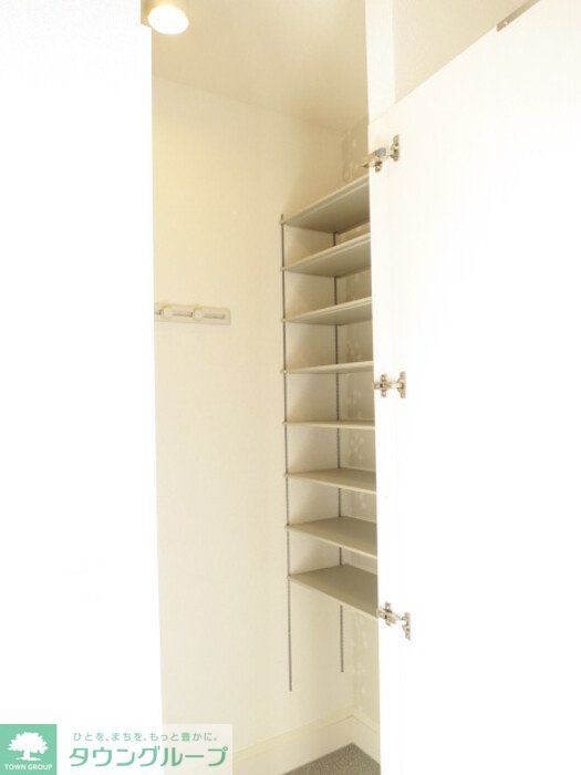 玄関　※別号室参考写真です