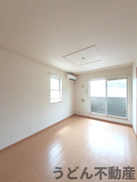 居室・リビング　うどん県のお部屋探しはうどん不動産へ うどんちゃんとLINE