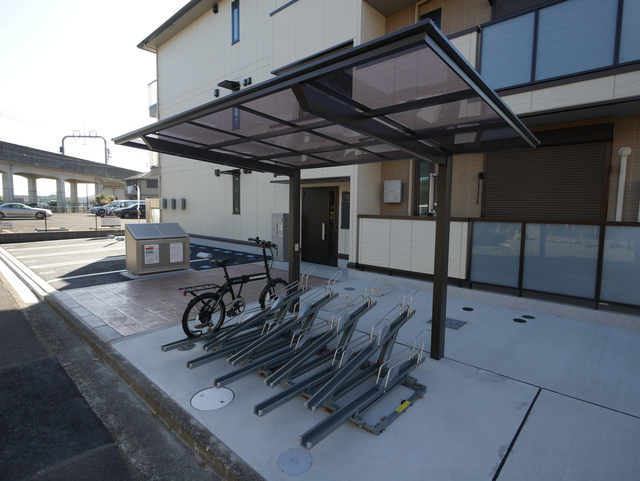 その他共有部分　★敷地内に屋根付の駐輪場がございます★