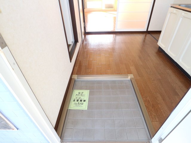 玄関　同物件同タイプ