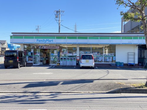 コンビニ　ファミリーマート鈴鹿末広町店（コンビニ）まで186m