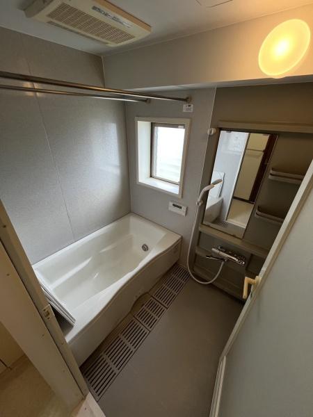 バス・シャワールーム　追いだき付のお風呂です。