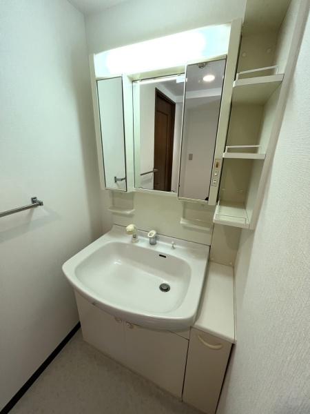 洗面設備　シャンプードレッサー付