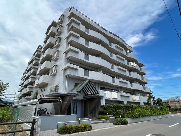 建物外観　重厚感のある外観です。