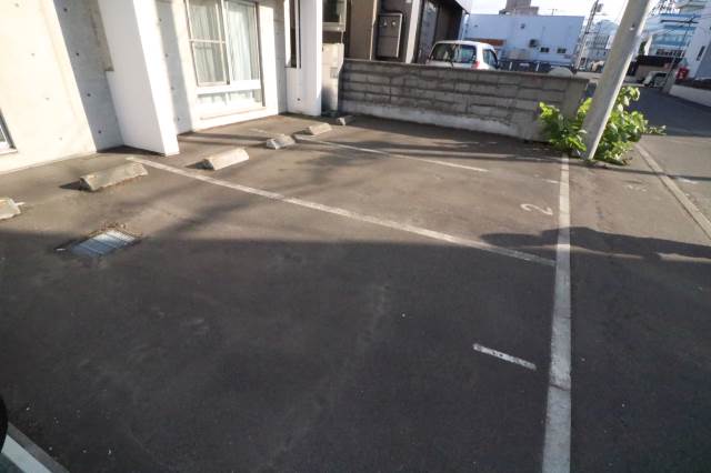 駐車場　専用駐車場スペース♪