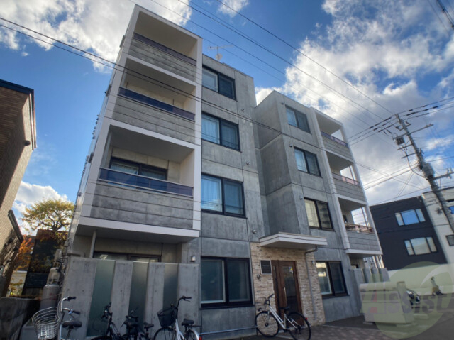 建物外観　札幌市中央区南８条西「ノイエヴェルト南円山」