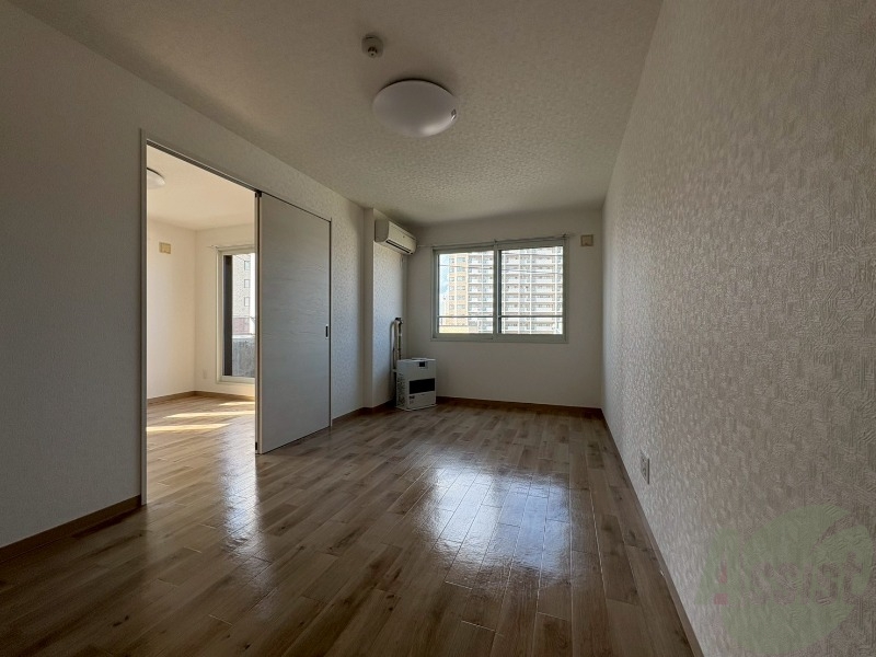 居室・リビング　広くてキレイなお部屋が広がっていて、充実した生活が送れそう。