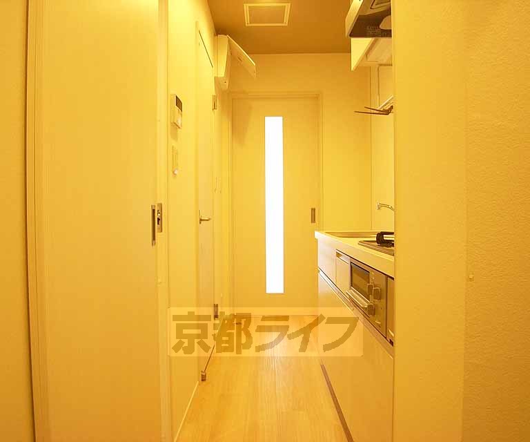 その他部屋・スペース　明るい廊下です。