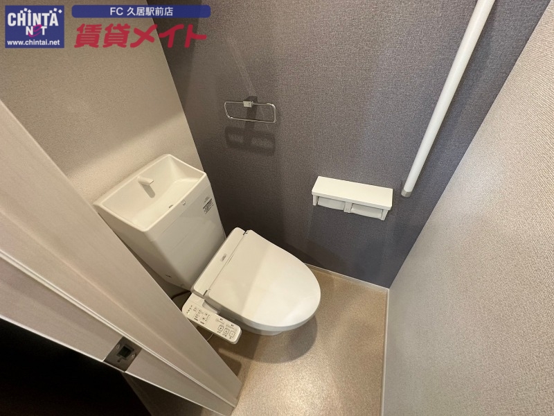トイレ　同型参考写真