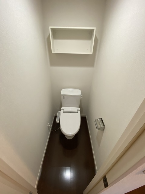 トイレ　ウォシュレット完備のトイレです。