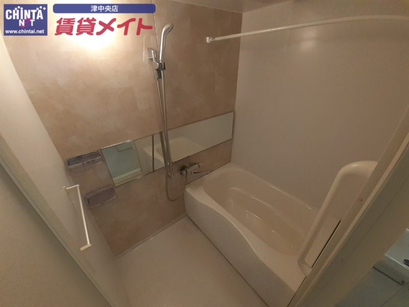 バス・シャワールーム　同タイプの画像です