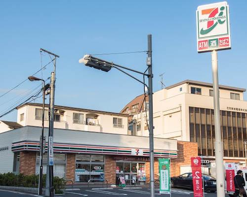 コンビニ　セブンイレブン 目黒鷹番1丁目店（コンビニ）まで169m