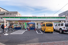 コンビニ　ファミリーマート 東京成徳学園前店（コンビニ）まで523m