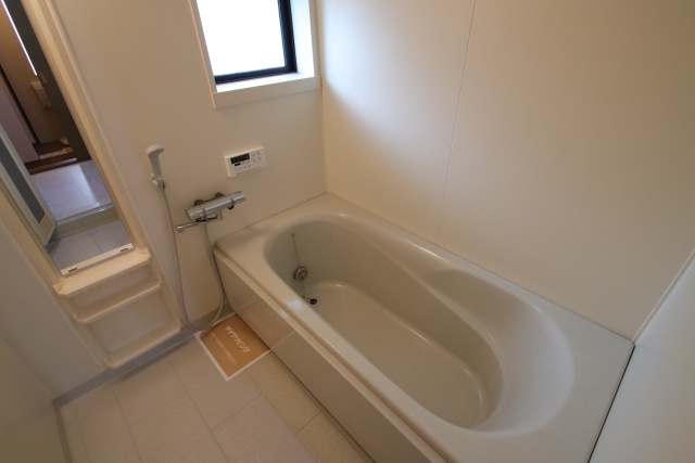 バス・シャワールーム　※他のお部屋の参考写真です