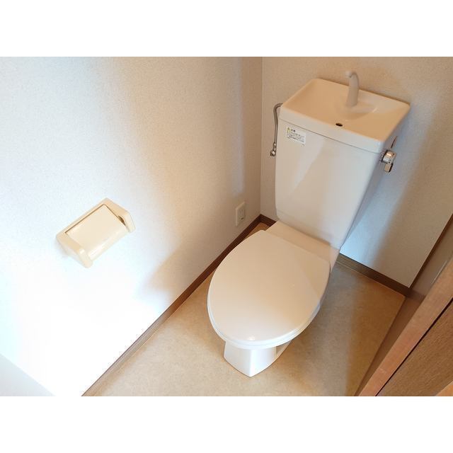 トイレ　※入居中のため、前回募集時の写真です。