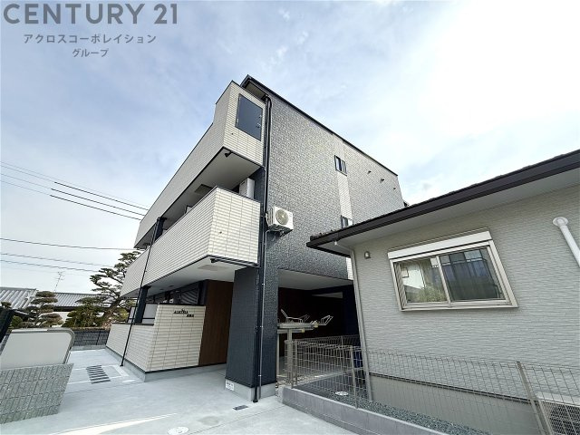 建物外観　オートロック付きでセキュリティ安心♪