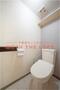 トイレ　落ち着いた色調のトイレです