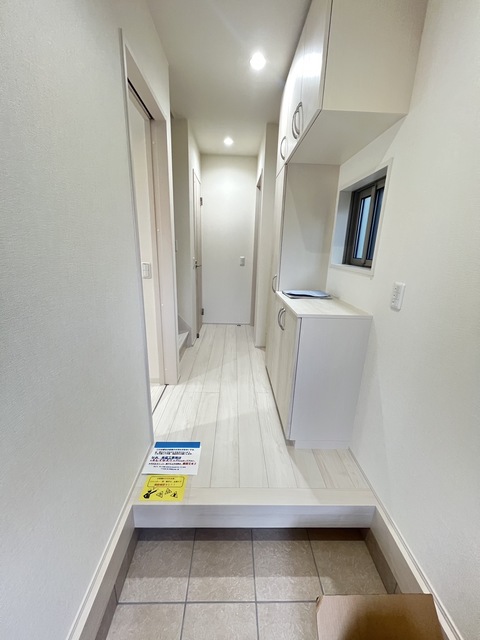 玄関　同タイプの写真です。