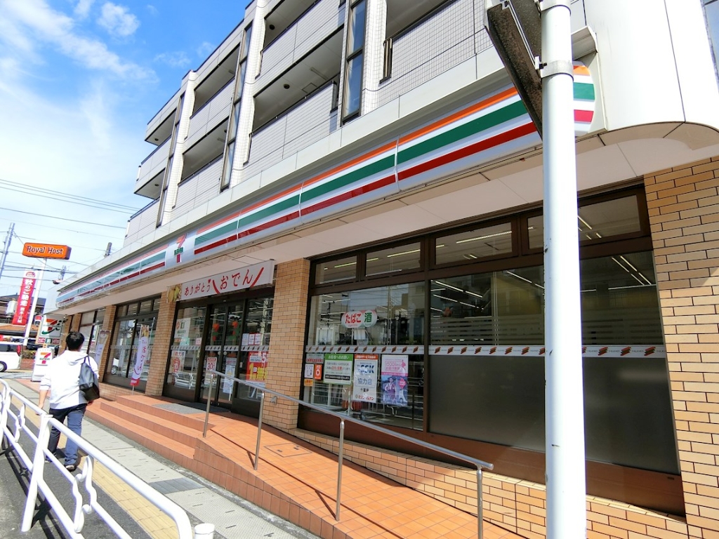 コンビニ　セブンイレブン 浦安北栄3丁目店（コンビニ）まで121m
