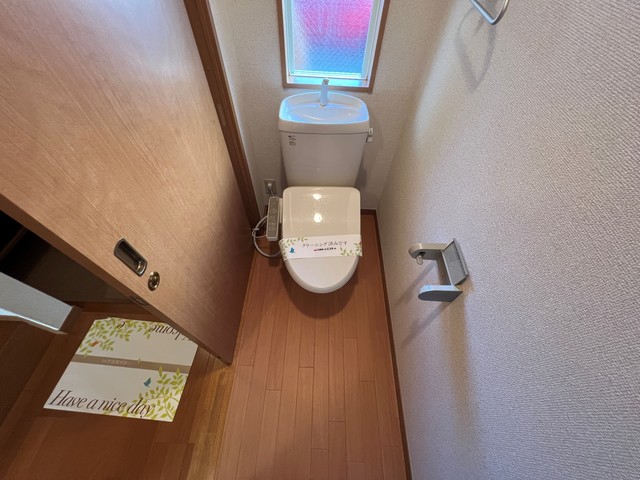 トイレ　★人気の温水洗浄便座付きです★