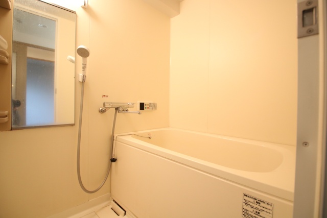 バス・シャワールーム　※別室の参考写真の為、現況優先です。
